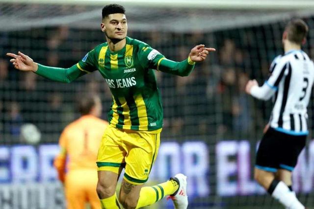 特雷-杨20+22老鹰力克骑士 热火送黄蜂3连败