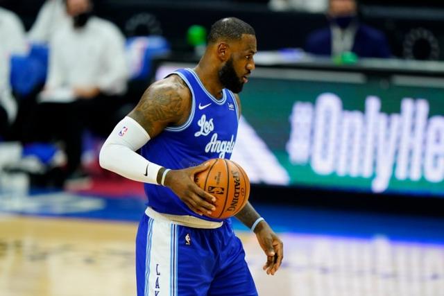 赵继伟伤退张镇麟23分高登24+12 辽宁大胜四川